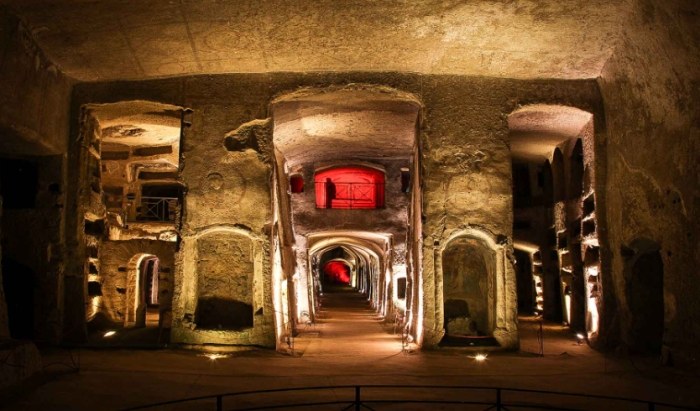 Introduction to Naples Underground Introduction to Naples Underground